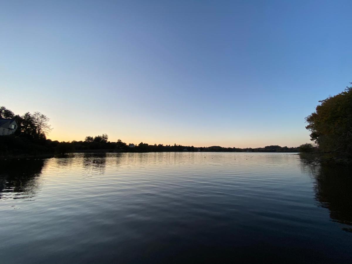 Cottage Anadwen Au Pied Du Lac Au Duc Et Son Golf Ploërmel المظهر الخارجي الصورة
